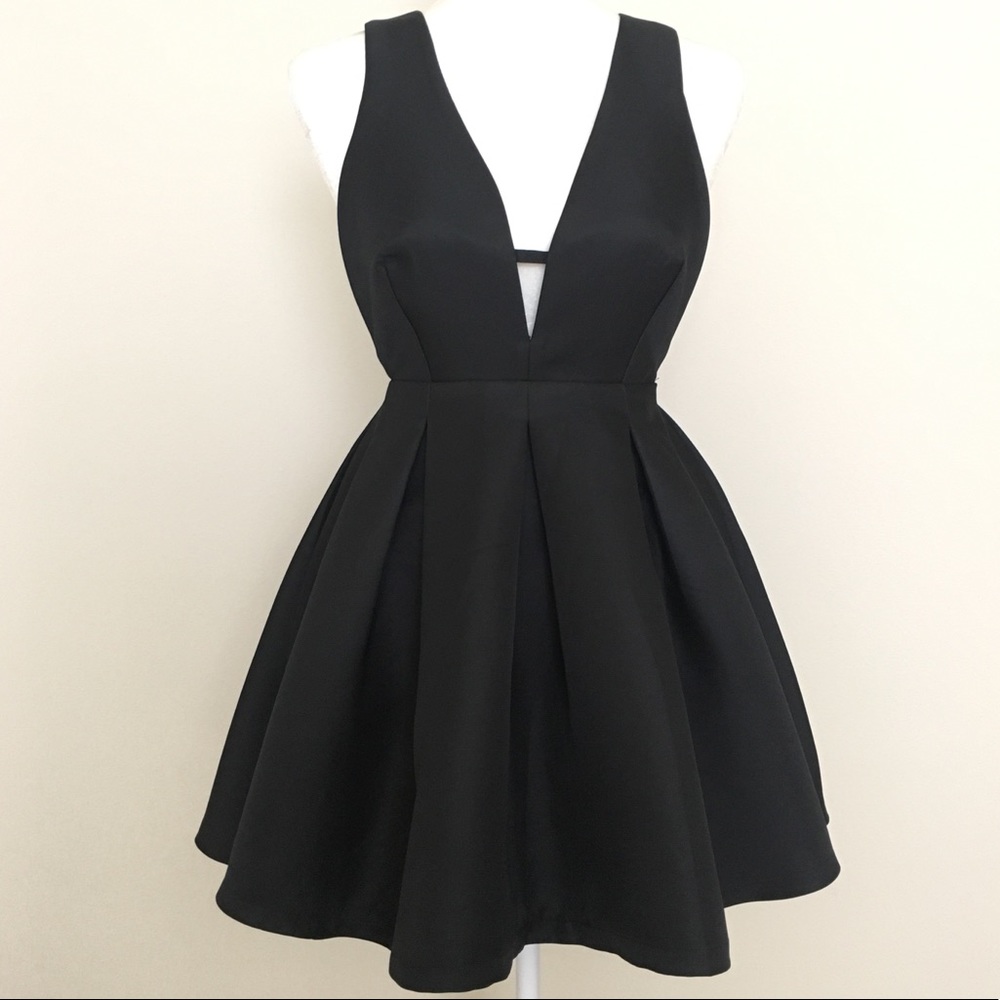 Beautiful black dress Size S